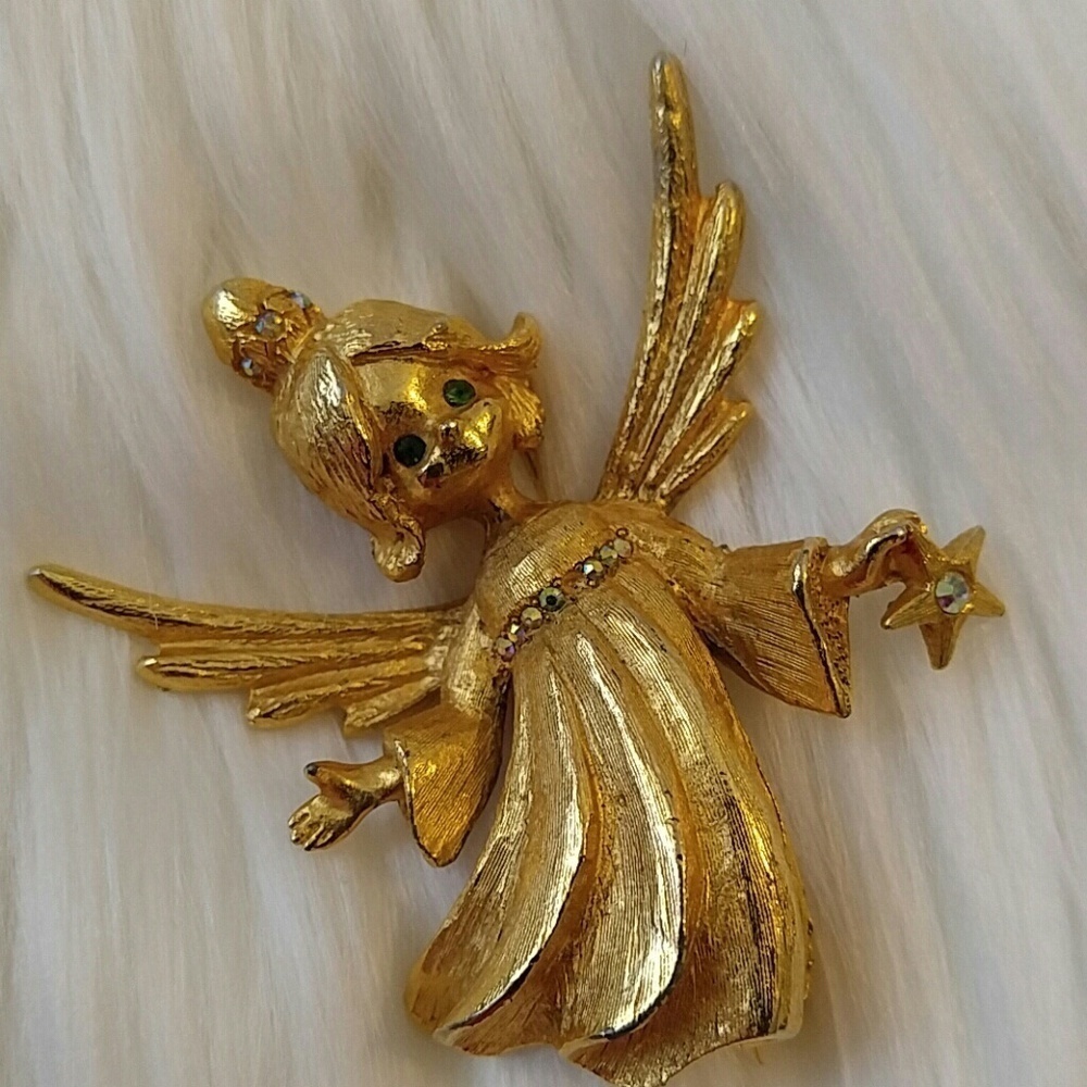 Vintage MYLU Angel brooch pin